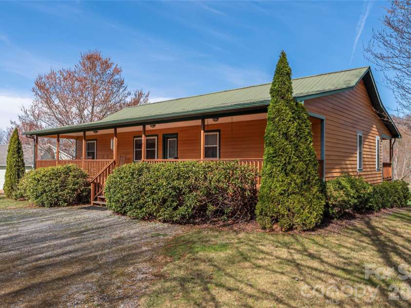 57 Gloria Way, Waynesville, NC 28785.  MLS# CAR4358759, YatesRealty ID 13141. 