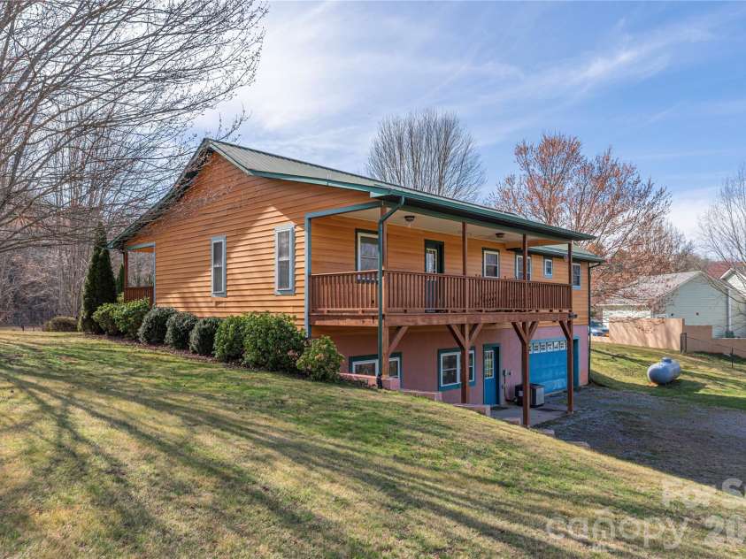 57 Gloria Way, Waynesville, NC 28785.  MLS# CAR4358759, YatesRealty ID 13141. 