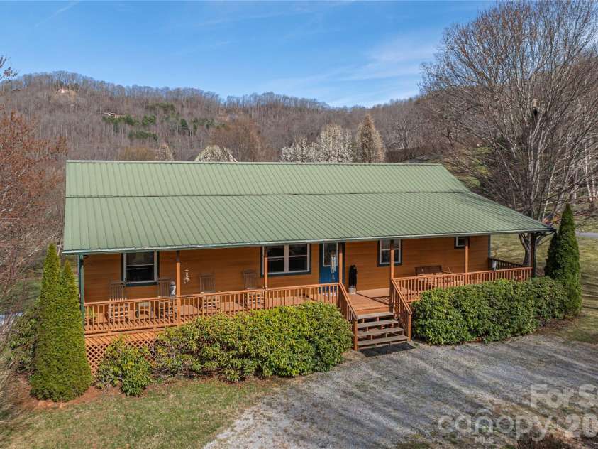57 Gloria Way, Waynesville, NC 28785.  MLS# CAR4358759, YatesRealty ID 13141. 