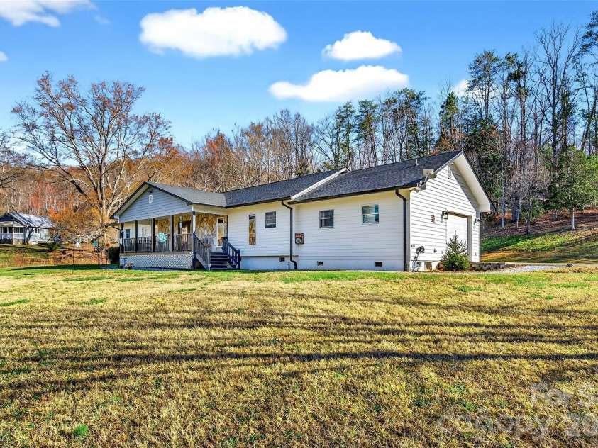 20 Annie Drive, Marion, NC 28752.  MLS# CAR4357661, YatesRealty ID 13142. 