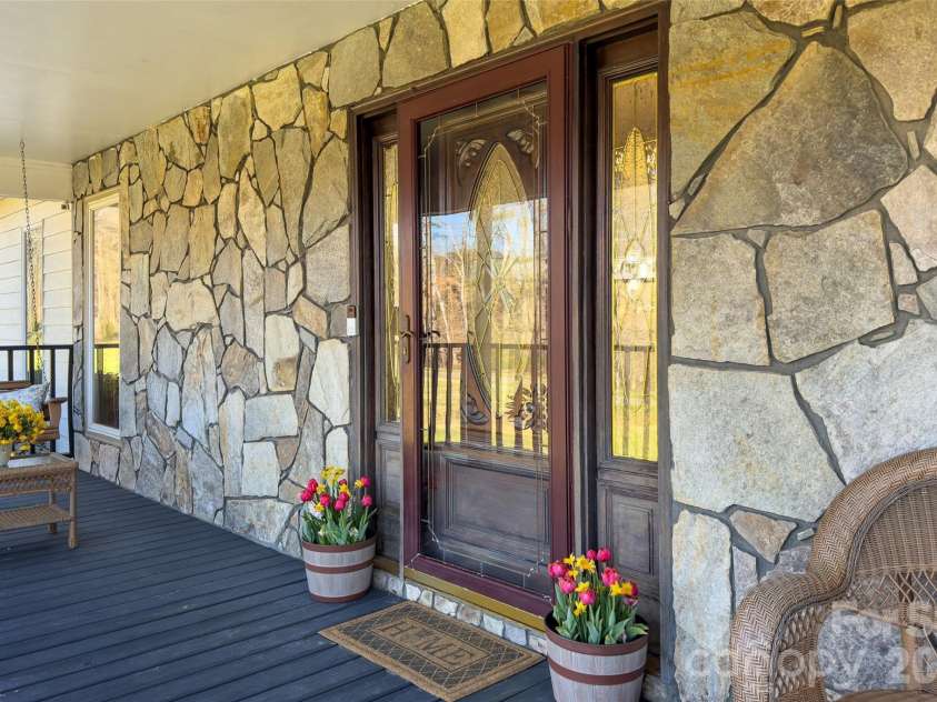 20 Annie Drive, Marion, NC 28752.  MLS# CAR4357661, YatesRealty ID 13142. 