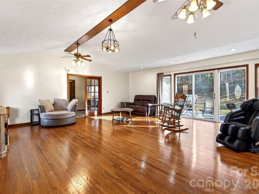 20 Annie Drive, Marion, NC 28752.  MLS# CAR4357661, YatesRealty ID 13142. 