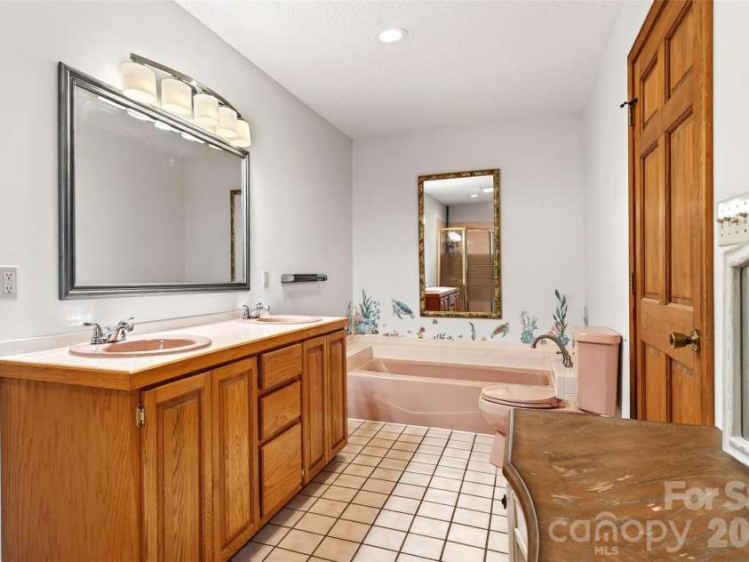 20 Annie Drive, Marion, NC 28752.  MLS# CAR4357661, YatesRealty ID 13142. 