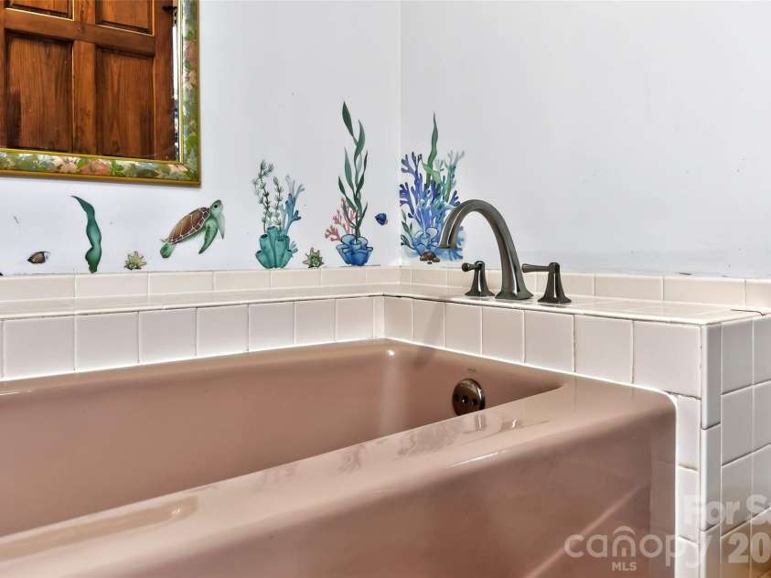 20 Annie Drive, Marion, NC 28752.  MLS# CAR4357661, YatesRealty ID 13142. 