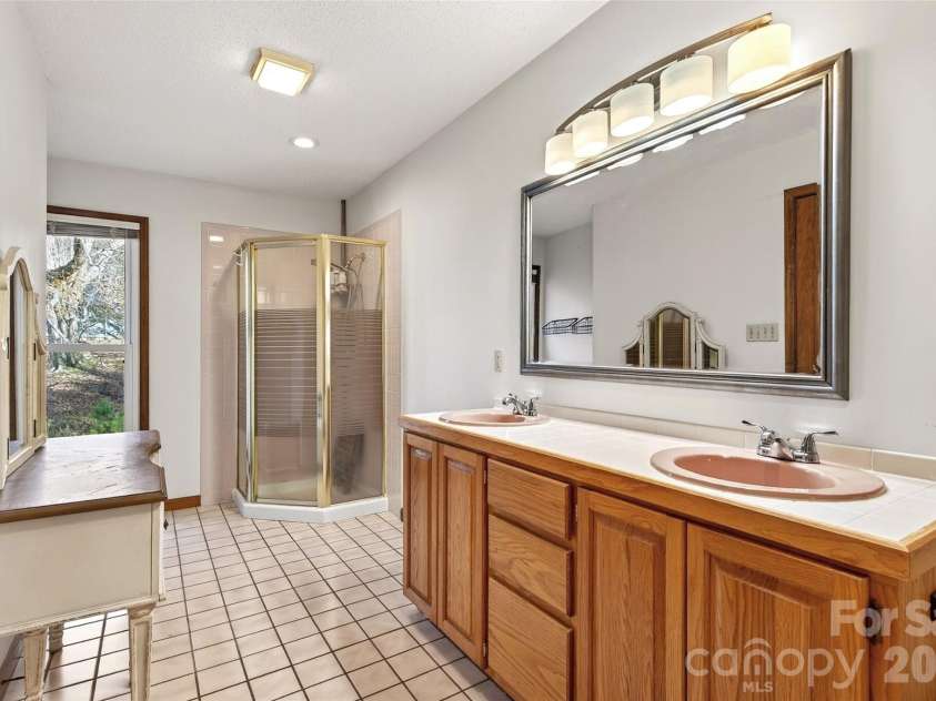 20 Annie Drive, Marion, NC 28752.  MLS# CAR4357661, YatesRealty ID 13142. 
