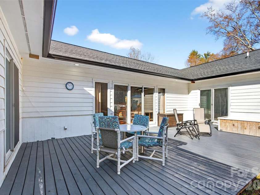 20 Annie Drive, Marion, NC 28752.  MLS# CAR4357661, YatesRealty ID 13142. 