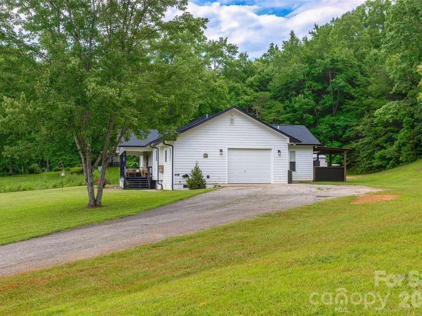 20 Annie Drive, Marion, NC 28752.  MLS# CAR4357661, YatesRealty ID 13142. 