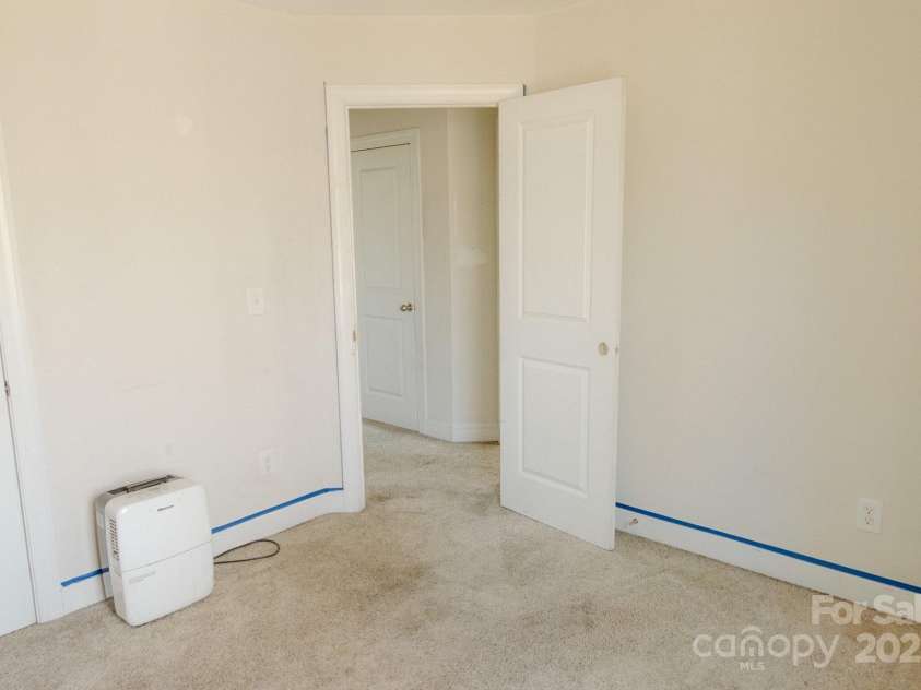 936 Constitution Avenue, Newton, NC 28658.  MLS# CAR4235985, YatesRealty ID 13142. 