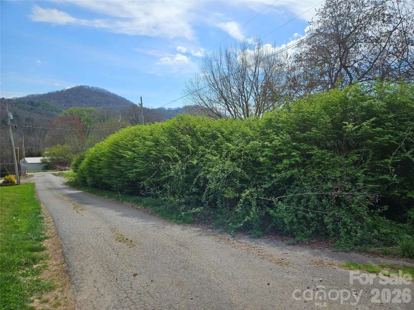 153 Kel Mil Road, Waynesville, NC 28785.  MLS# CAR4363559, YatesRealty ID 13144. 