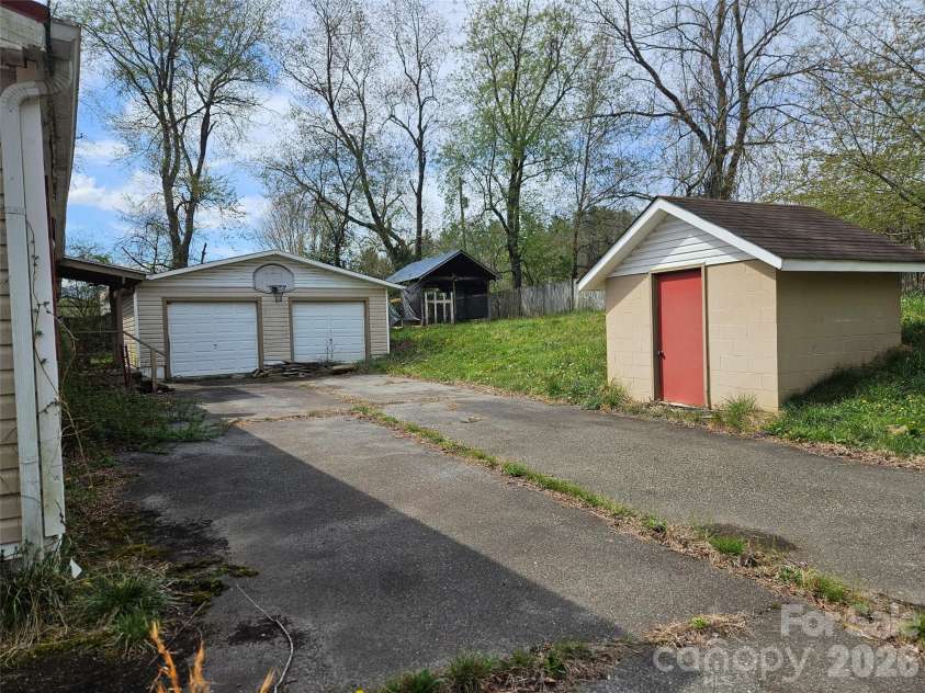 153 Kel Mil Road, Waynesville, NC 28785.  MLS# CAR4363559, YatesRealty ID 13144. 