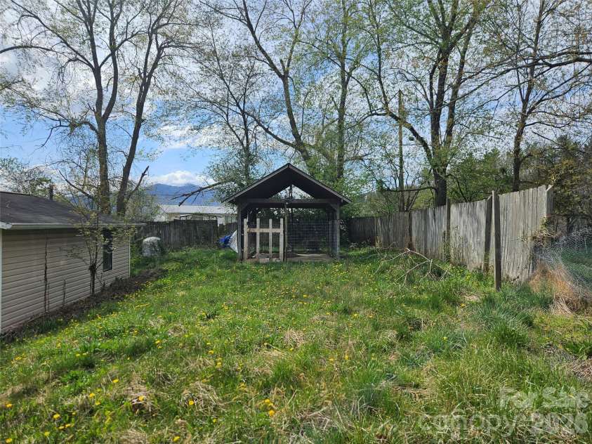 153 Kel Mil Road, Waynesville, NC 28785.  MLS# CAR4363559, YatesRealty ID 13144. 