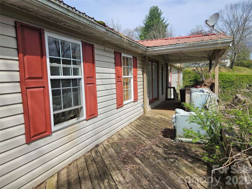 153 Kel Mil Road, Waynesville, NC 28785.  MLS# CAR4363559, YatesRealty ID 13144. 