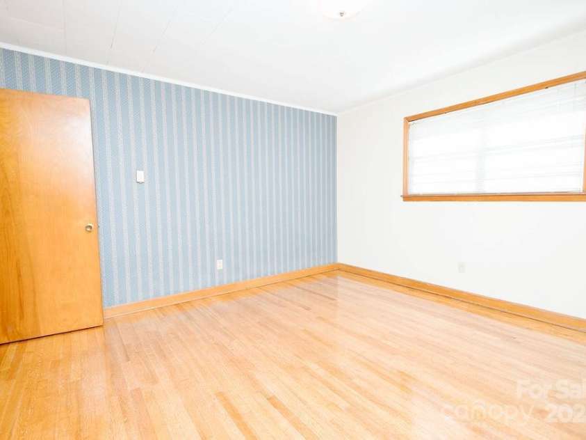 541 Romine Drive, Marion, NC 28752.  MLS# CAR4232538, YatesRealty ID 13144. 