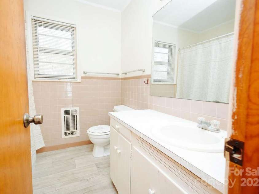 541 Romine Drive, Marion, NC 28752.  MLS# CAR4232538, YatesRealty ID 13144. 