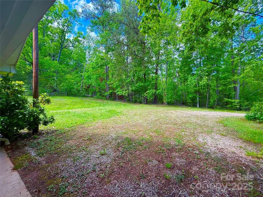 541 Romine Drive, Marion, NC 28752.  MLS# CAR4232538, YatesRealty ID 13144. 