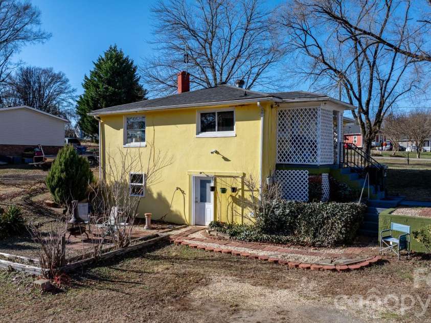 3358 Falling Creek Road, Hickory, NC 28601.  MLS# CAR4357263, YatesRealty ID 13145. 