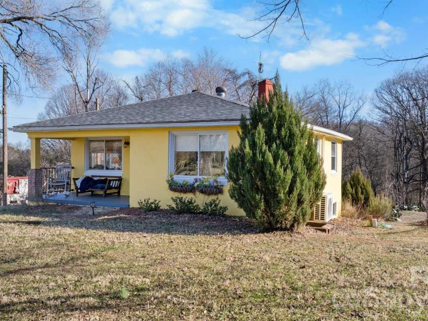 3358 Falling Creek Road, Hickory, NC 28601.  MLS# CAR4357263, YatesRealty ID 13145. 