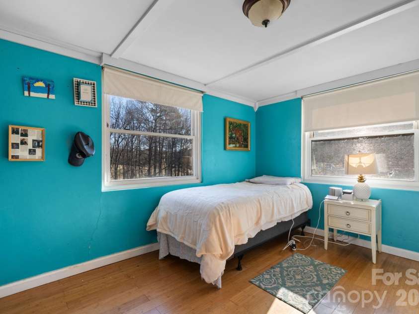 3358 Falling Creek Road, Hickory, NC 28601.  MLS# CAR4357263, YatesRealty ID 13145. Second bedroom looking onto the back yard