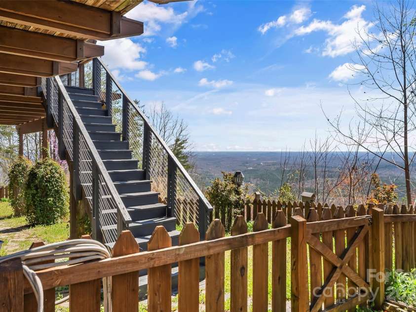 807 Pinnacle Parkway, Union Mills, NC 28167.  MLS# CAR4240515, YatesRealty ID 13145. 