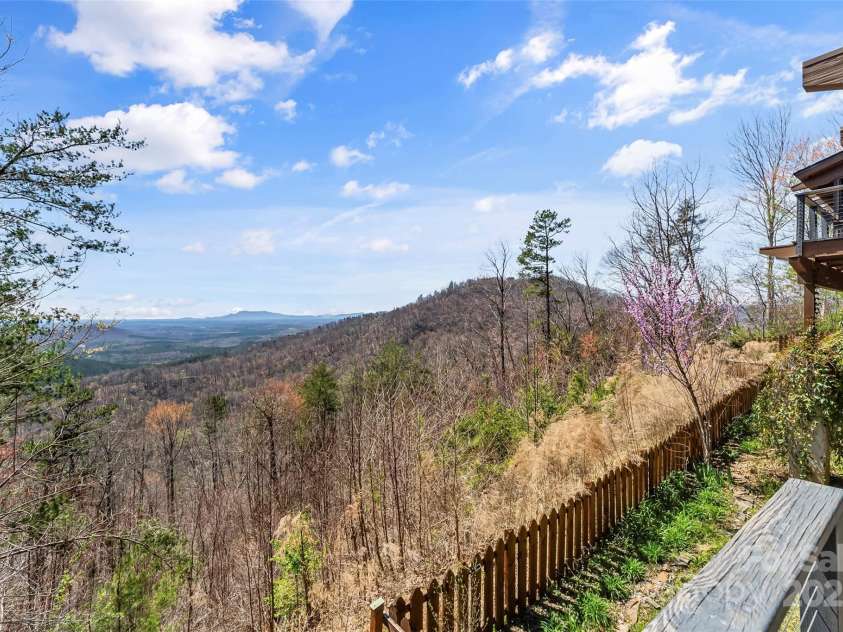 807 Pinnacle Parkway, Union Mills, NC 28167.  MLS# CAR4240515, YatesRealty ID 13145. 