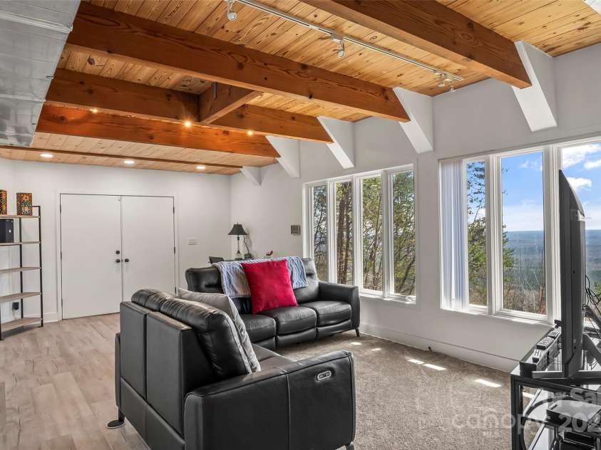 807 Pinnacle Parkway, Union Mills, NC 28167.  MLS# CAR4240515, YatesRealty ID 13145. 