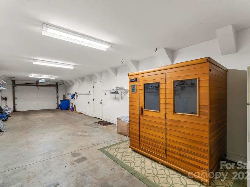 807 Pinnacle Parkway, Union Mills, NC 28167.  MLS# CAR4240515, YatesRealty ID 13145. 