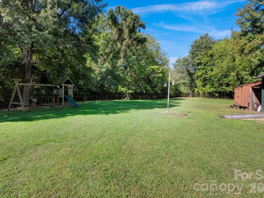 12523 Asbury Chapel Road, Huntersville, NC 28078.  MLS# CAR4323136, YatesRealty ID 13146. 