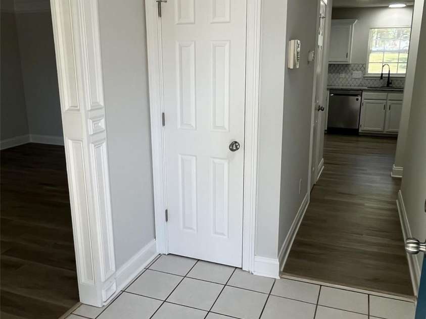 5637 Hedgecrest Place, Charlotte, NC 28269.  MLS# CAR4252309, YatesRealty ID 13146. 