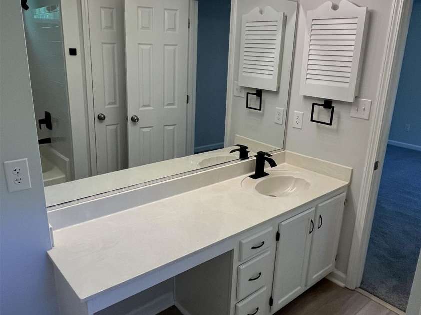 5637 Hedgecrest Place, Charlotte, NC 28269.  MLS# CAR4252309, YatesRealty ID 13146. 