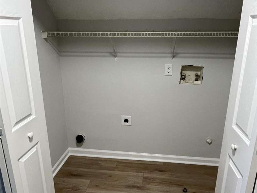 5637 Hedgecrest Place, Charlotte, NC 28269.  MLS# CAR4252309, YatesRealty ID 13146. 