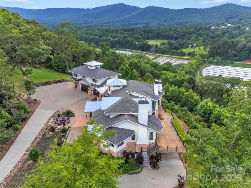26 Bonnies Cove Trail, Mills River, NC 28759.  MLS# CAR4251070, YatesRealty ID 13147. 