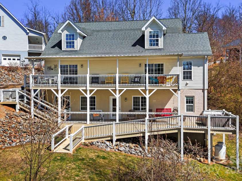 39 Susannah Court, Lake Junaluska, NC 28745.  MLS# CAR4228555, YatesRealty ID 13147. 