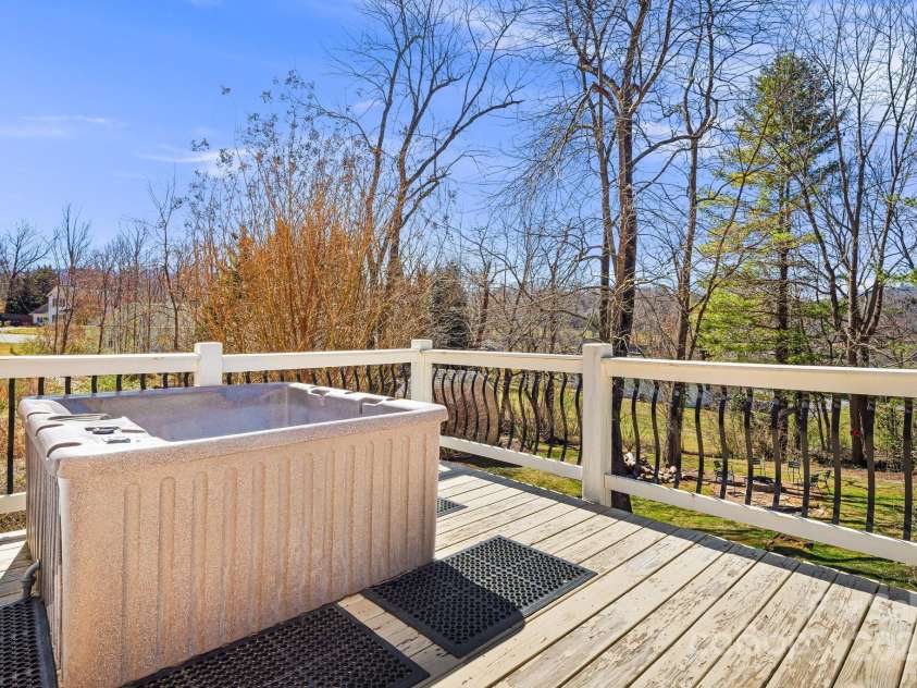 39 Susannah Court, Lake Junaluska, NC 28745.  MLS# CAR4228555, YatesRealty ID 13147. 