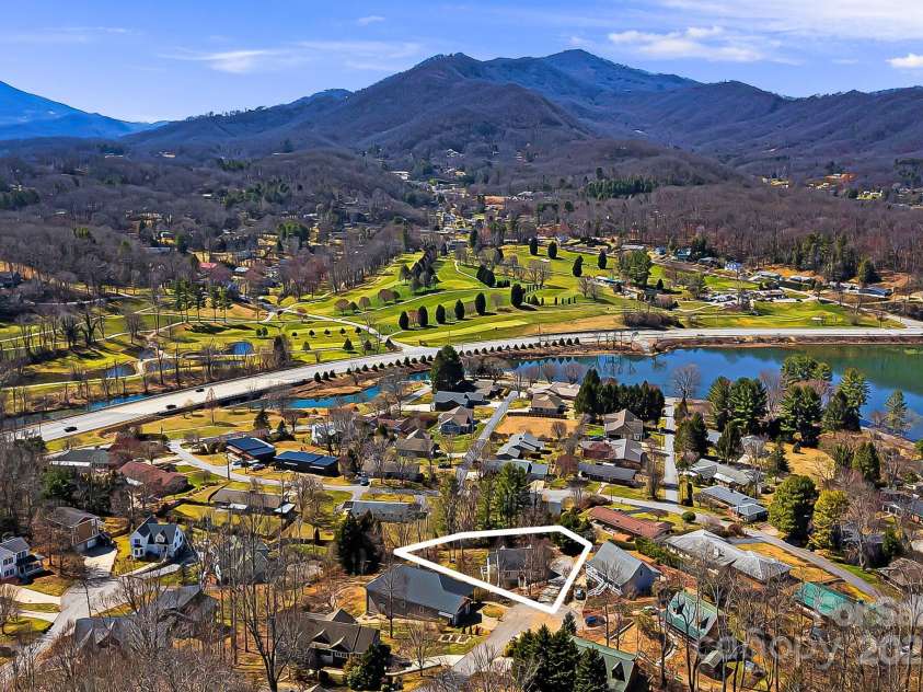 39 Susannah Court, Lake Junaluska, NC 28745.  MLS# CAR4228555, YatesRealty ID 13147. 