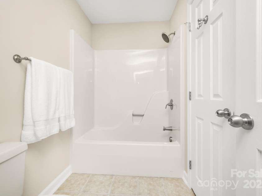 1103 Hillcrest Ridge Drive, Salisbury, NC 28146.  MLS# CAR4245043, YatesRealty ID 13148. Jack and Jill Bathroom