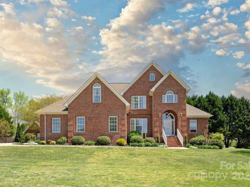 1103 Hillcrest Ridge Drive, Salisbury, NC 28146.  MLS# CAR4245043, YatesRealty ID 13148. Welcome Home!