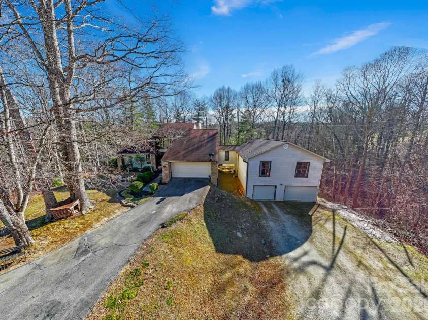 40 Country Bear Lane, Flat Rock, NC 28731.  MLS# CAR4332498, YatesRealty ID 13148. 