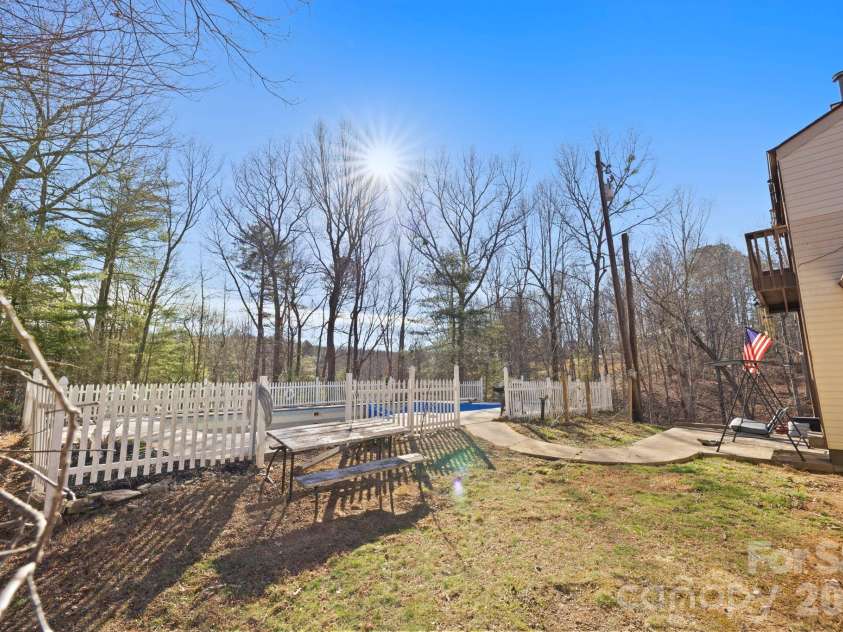 40 Country Bear Lane, Flat Rock, NC 28731.  MLS# CAR4332498, YatesRealty ID 13148. 