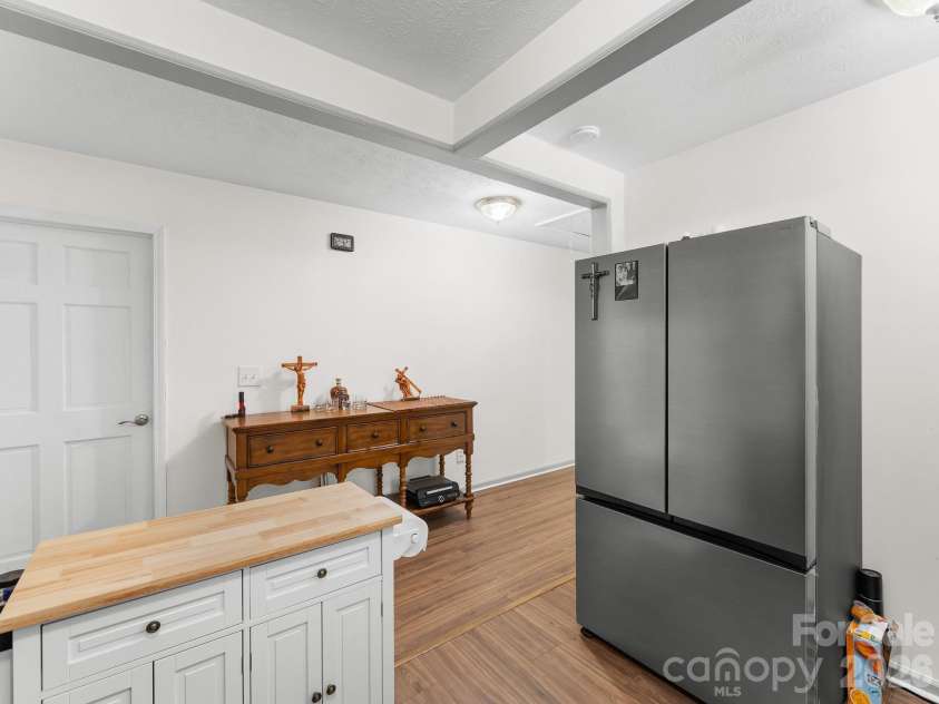 40 Country Bear Lane, Flat Rock, NC 28731.  MLS# CAR4420837, YatesRealty ID 13148. Kitchen in Apartment