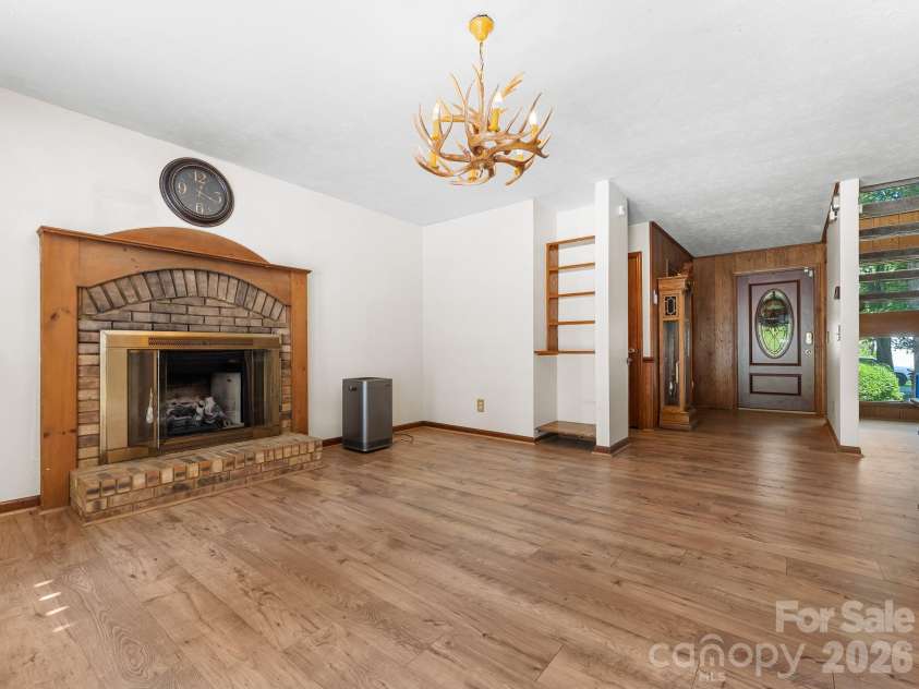 40 Country Bear Lane, Flat Rock, NC 28731.  MLS# CAR4420837, YatesRealty ID 13148. Living Room