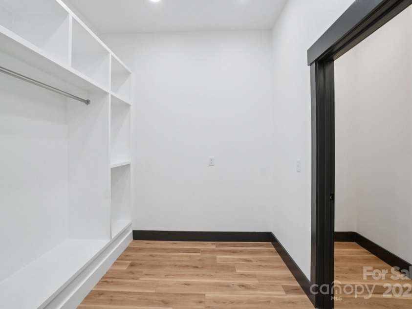 86 Point Hope Lane, Hendersonville, NC 28792.  MLS# CAR4264564, YatesRealty ID 1315. 