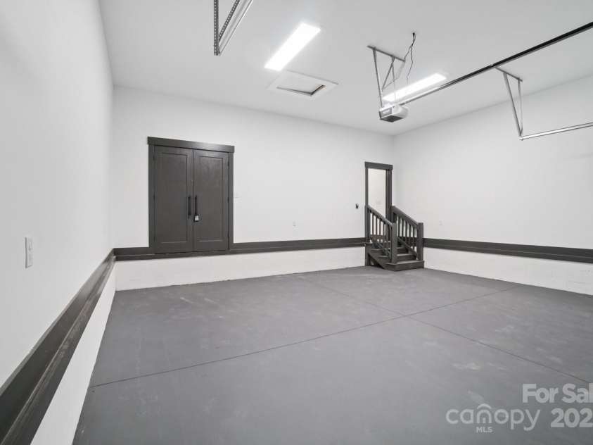 86 Point Hope Lane, Hendersonville, NC 28792.  MLS# CAR4264564, YatesRealty ID 1315. 