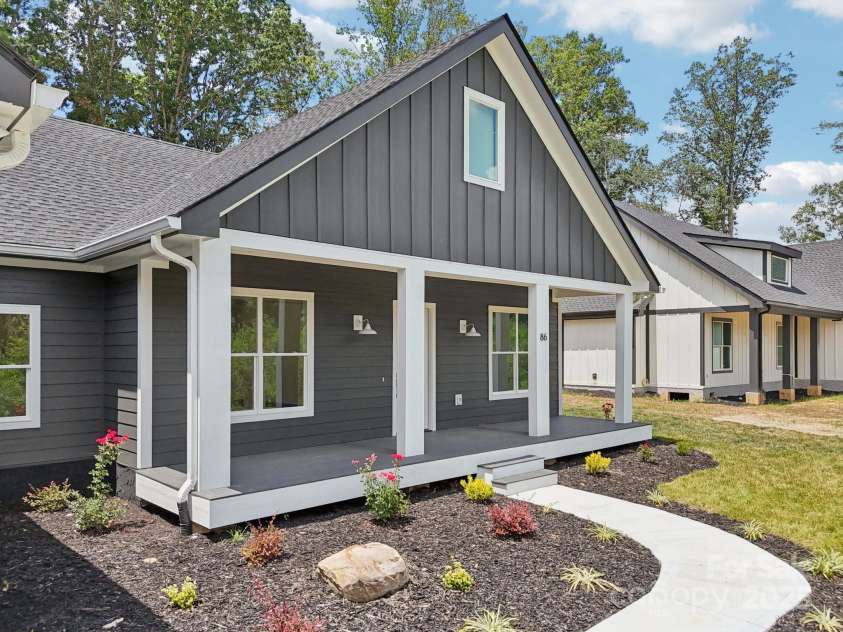 86 Point Hope Lane, Hendersonville, NC 28792.  MLS# CAR4264564, YatesRealty ID 1315. 
