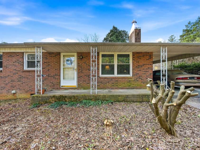 3335, 3319 NC 10 Highway, Claremont, NC 28610.  MLS# CAR4351604, YatesRealty ID 13150. 
