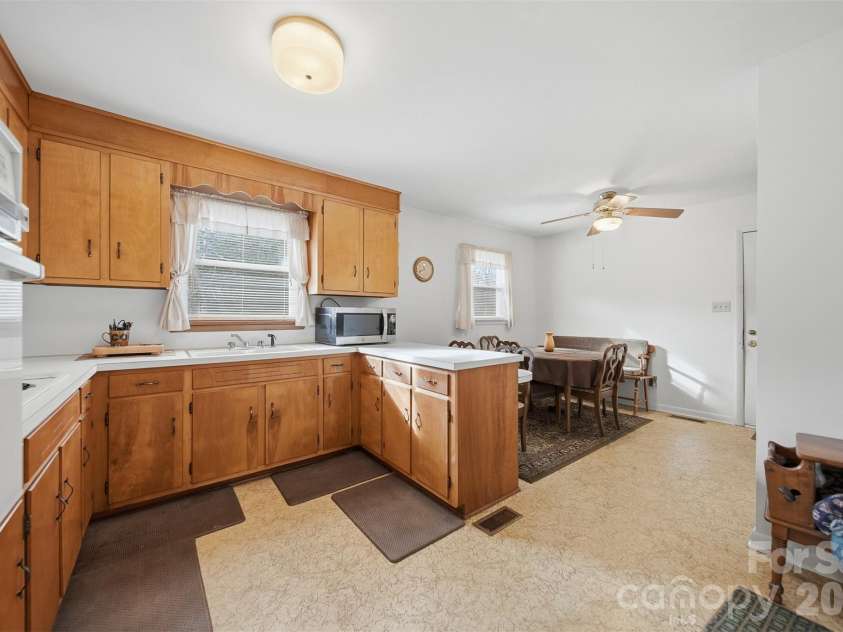 3335, 3319 NC 10 Highway, Claremont, NC 28610.  MLS# CAR4351604, YatesRealty ID 13150. 