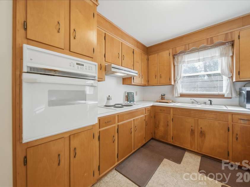 3335, 3319 NC 10 Highway, Claremont, NC 28610.  MLS# CAR4351604, YatesRealty ID 13150. 