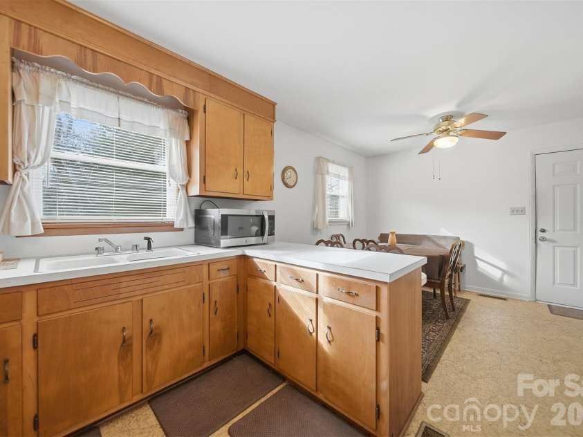 3335, 3319 NC 10 Highway, Claremont, NC 28610.  MLS# CAR4351604, YatesRealty ID 13150. 
