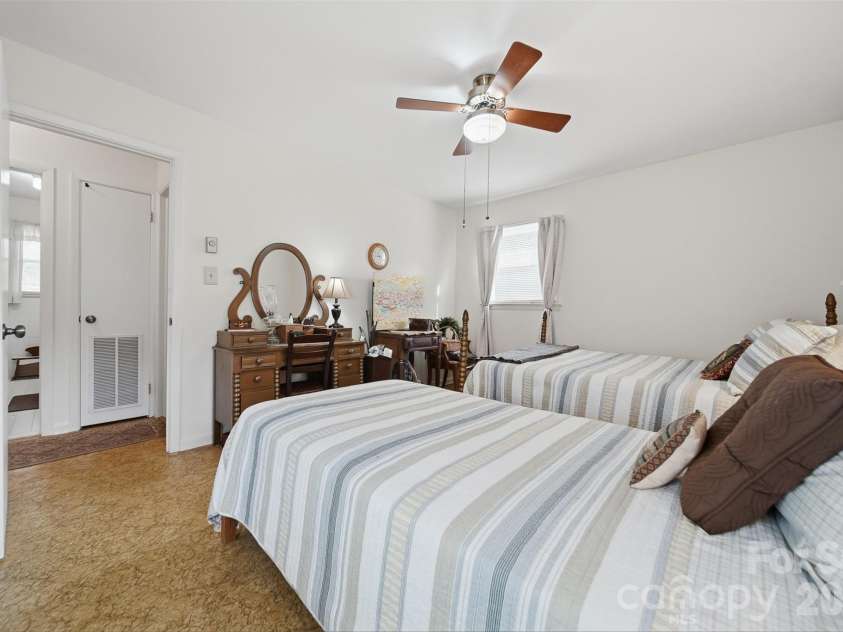3335, 3319 NC 10 Highway, Claremont, NC 28610.  MLS# CAR4351604, YatesRealty ID 13150. 