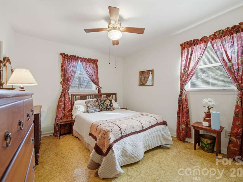 3335, 3319 NC 10 Highway, Claremont, NC 28610.  MLS# CAR4351604, YatesRealty ID 13150. 