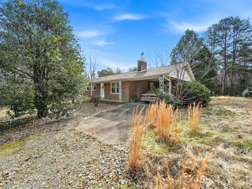 3335, 3319 NC 10 Highway, Claremont, NC 28610.  MLS# CAR4351604, YatesRealty ID 13150. 
